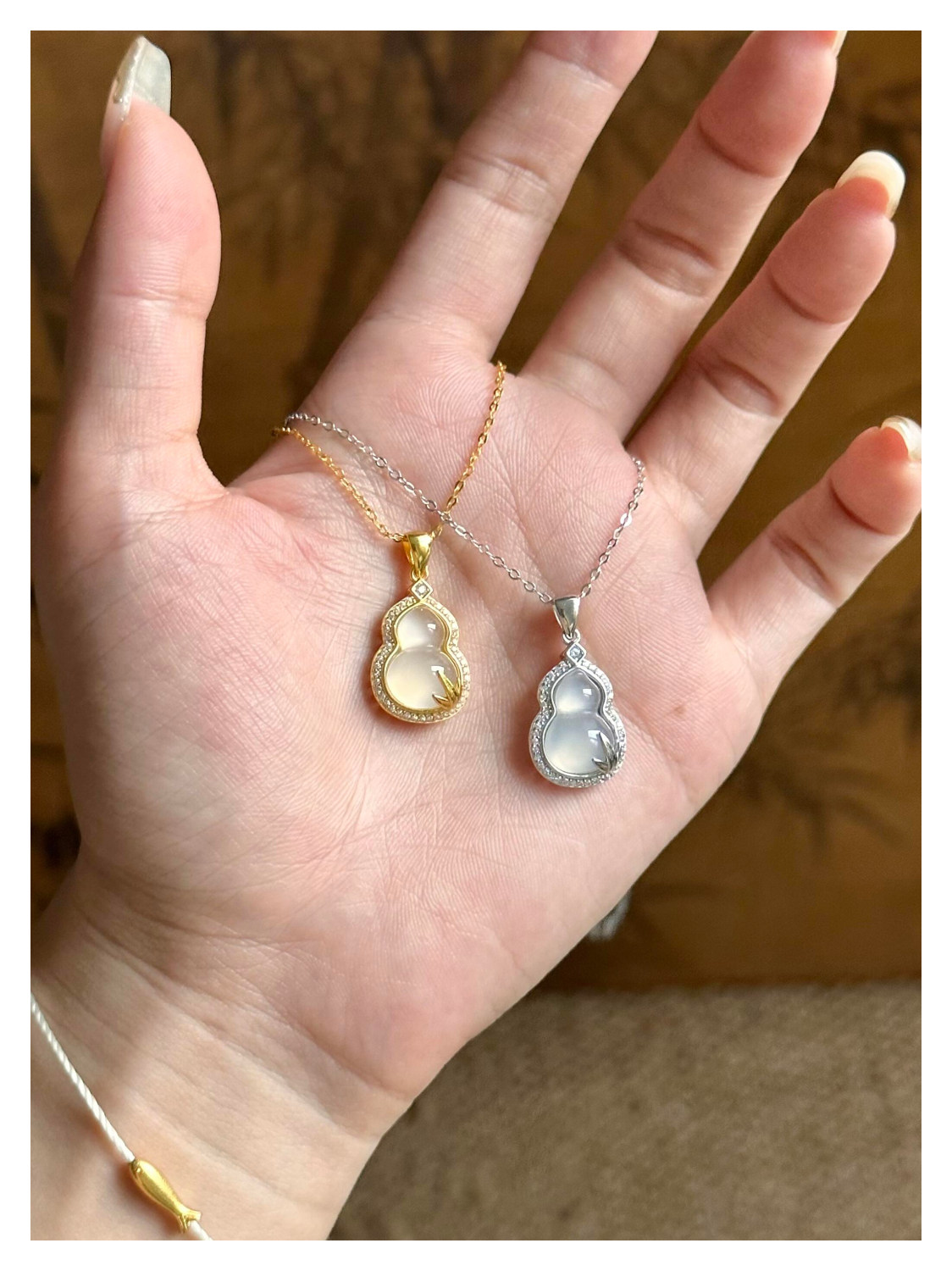 Серебряное ожерелье sukeew/酥可 金枝玉叶s925银不掉色白玉髓竹叶葫芦吊坠项炼女新品
