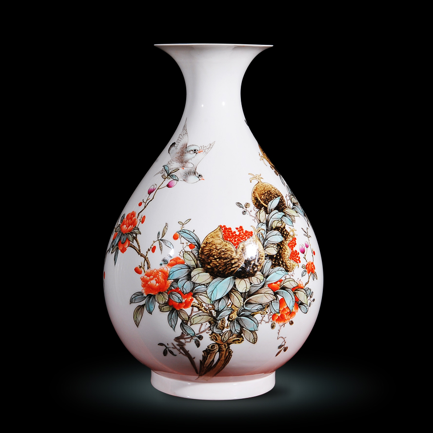 Jingdezhen ceramics Feng Jie hand - made powder enamel vase modern fashion decoration crafts are rich fruits