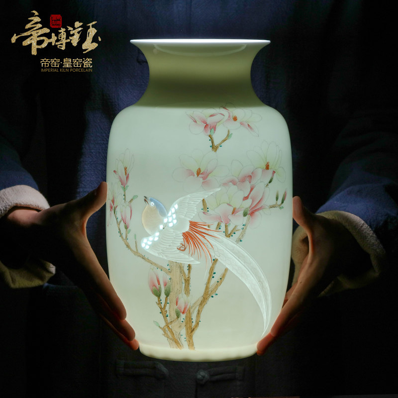 The Master of jingdezhen ceramics hand - made pure hand - carved vases, flower arranging new Chinese style living room place wedding gift