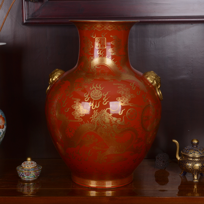 Jingdezhen ceramics ocean 's high - end antique red see colour to the reign of qianlong vase household adornment process sitting room furnishing articles