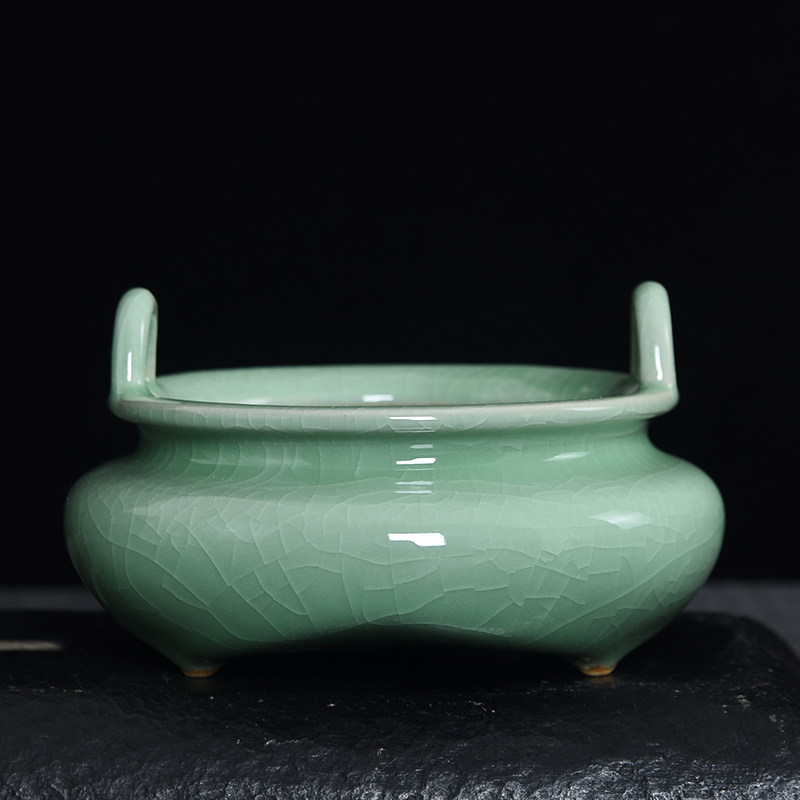 青瓷双耳三足香炉供奉祭拜家用陶瓷香炉哥窑梅子青适用于居室