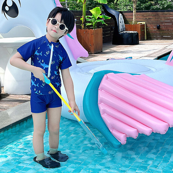 Senxu children's swimsuit boys 2025 new summer dress split swimsuit short-sleeved sun protection swimming trunk suit seaside vacation
Senxu children's swimsuit boys 2025 new summer dress split swimsuit short-sleeved sun protection swimming trunk suit seaside vacation