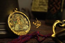 Carry-on card hot gonegun pure hand drawing of mineral color black convex gold 3 5 round dragon snake Ben Life Buddha Pian Bodhisattva