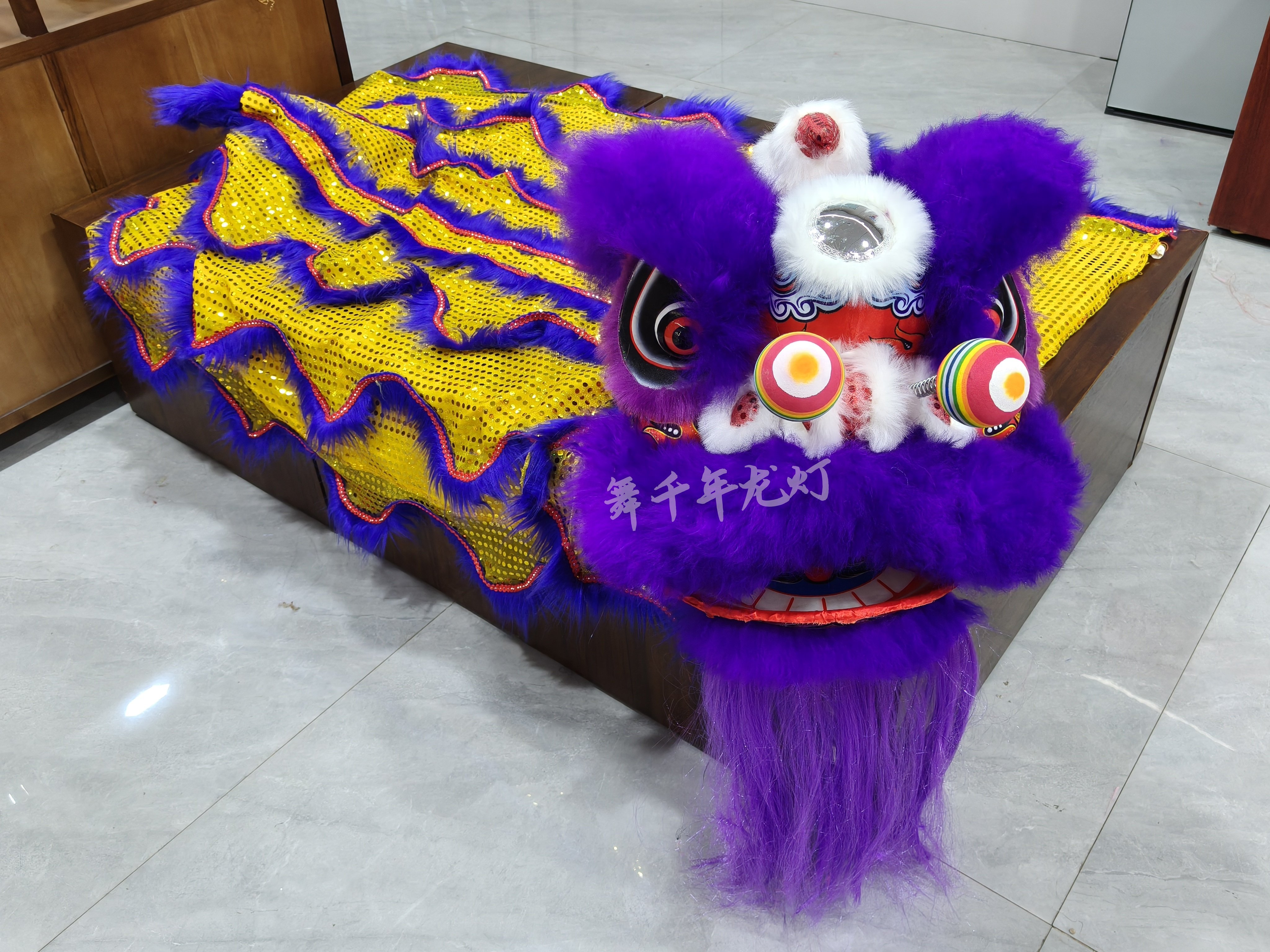 獅頭10寸12寸泡沫舞獅子頭羊毛可眨眼舞獅頭學校表演佛山醒獅新型