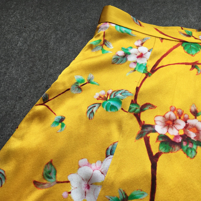 愛馬仕birkin用了之後塌 顏色版型美的一塌糊塗明黃色 印花真絲緞 真絲短裙 半身裙 愛馬仕bk包包