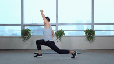 一,弓步转体拉伸