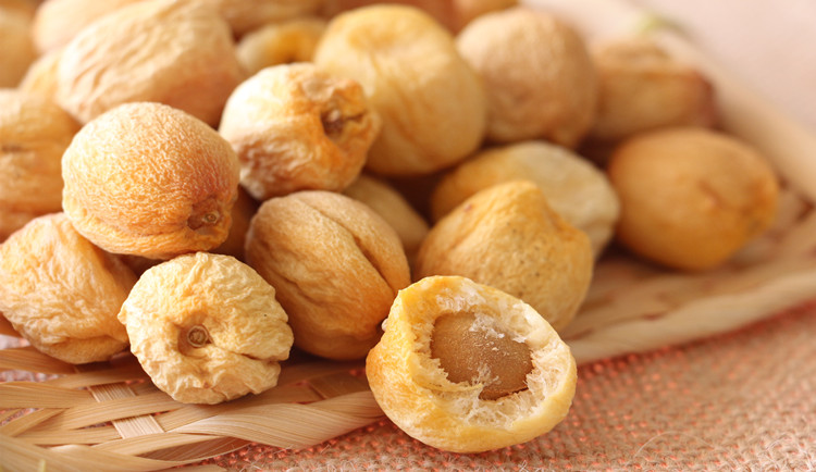 新疆散装2018新货特级库车小白杏干超甜无添加吊死干特价500g