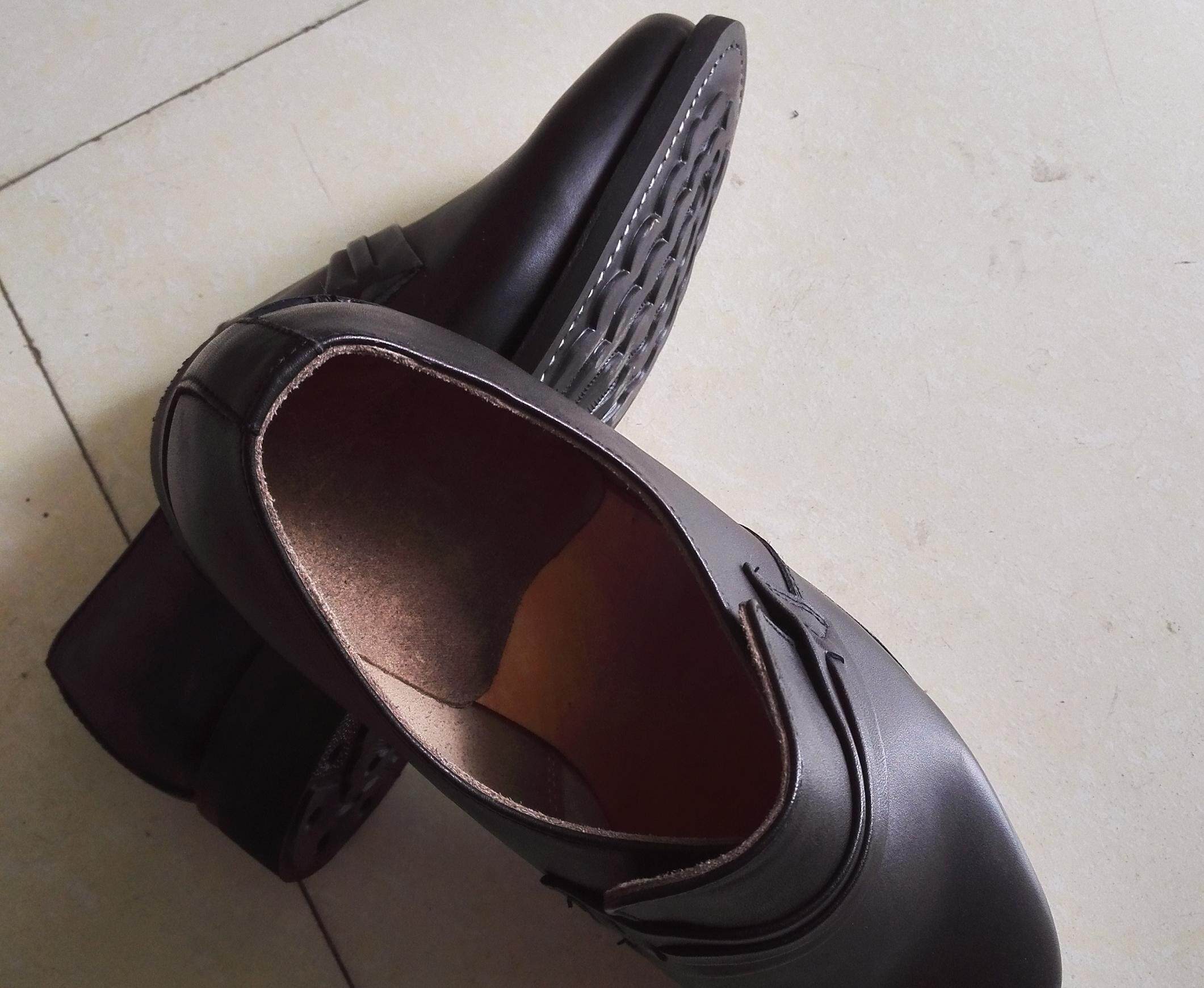 3516的皇家牌将军鞋_7折现价140元