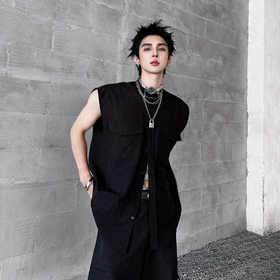 Yang Yifan Fashion Vest Men's 2025 Summer New Sleeveless Vest Men's High Street Ins Design Top
Yang Yifan Fashion Vest Men's 2025 Summer New Sleeveless Vest Men's High Street Ins Design Top