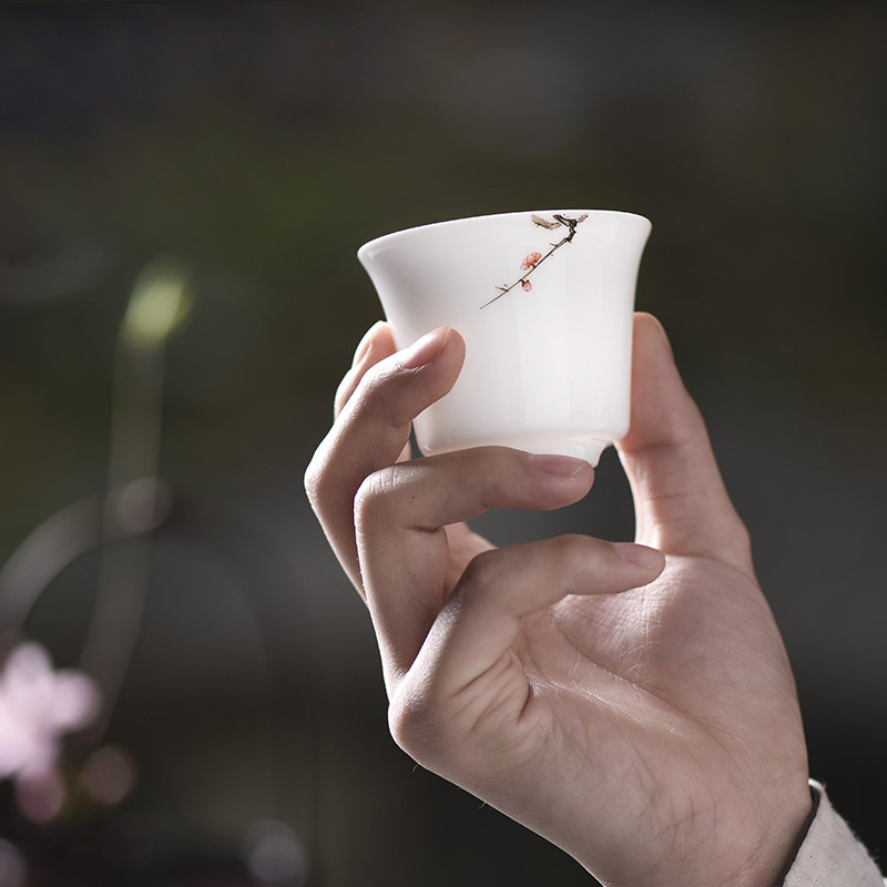 Jingdezhen ceramic hand - made pastel name plum single cup all hand small sample tea cup kung fu tea cups