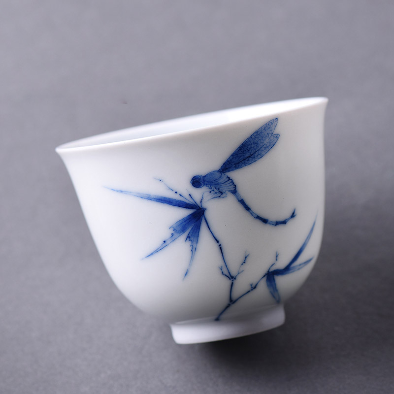 JingJun jingdezhen kung fu tea cups ceramic sample tea cup hand - made of blue and white porcelain cups cup personal Lord