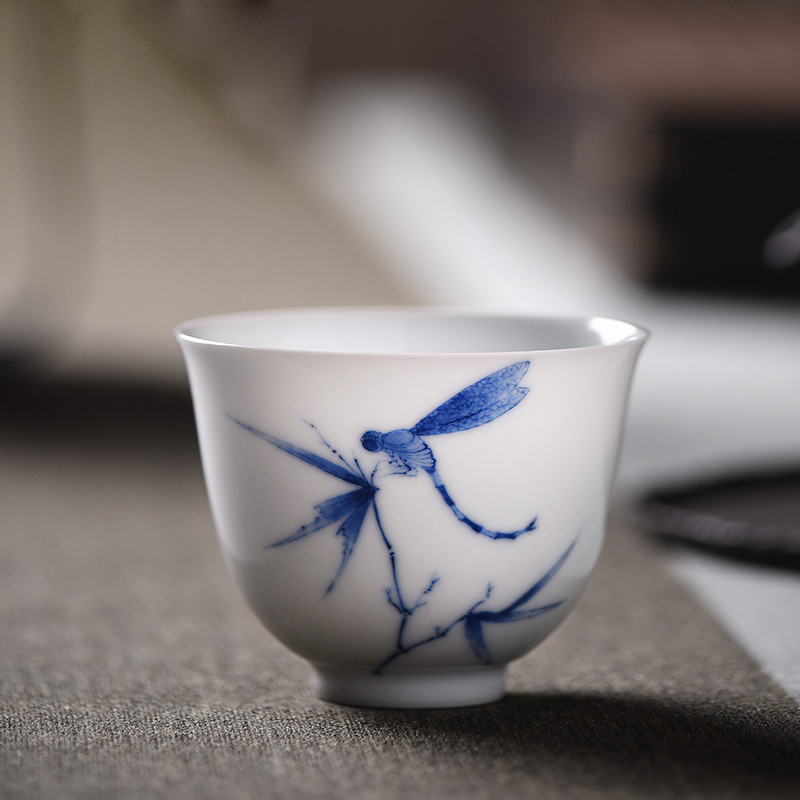 JingJun jingdezhen kung fu tea cups ceramic sample tea cup hand - made of blue and white porcelain cups cup personal Lord