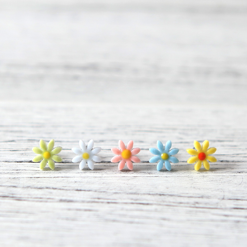 QingGe little Daisy ceramic fresh Daisy earrings, Japan and South Chesapeake version of female temperament earrings ideas lay in hand supply of goods