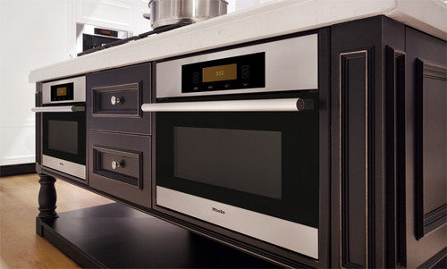 miele主打的产品是厨房用品,其中以烤箱,蒸炉等食物加工的电器更为