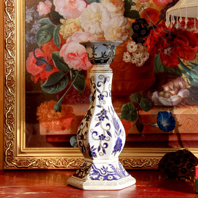 Blue and white porcelain based Chinese style household decorative ceramic candlestick manual carve patterns or designs on woodwork candlestick ceramic candlestick candlelight dinner