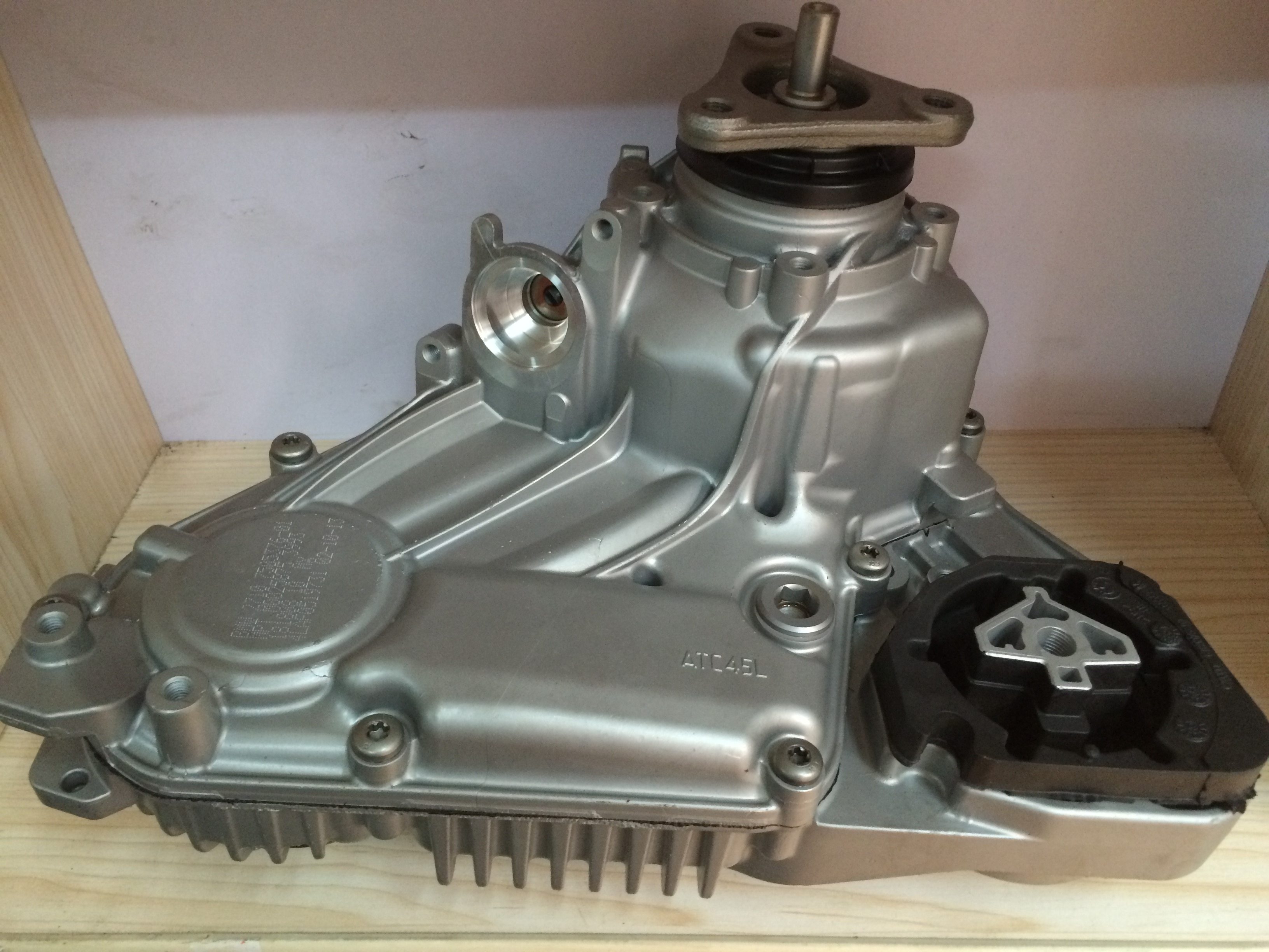 宝马x3 e83 f25 x5 e70 x6 e71 e72 分动箱 波箱 分动器 总成