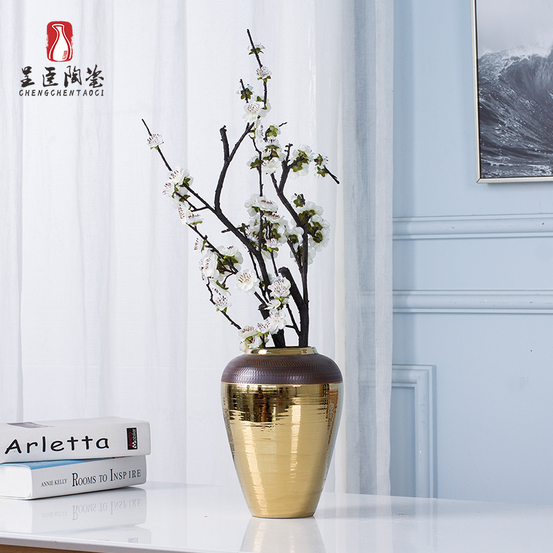 Jingdezhen European golden vase flower arrangement sitting room home decoration ceramic bottle of table wine porch place home