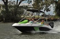 Speedboat 4-person glass fiber reinforced steel boat high-speed speedboat small yacht fishing boat lifeboat assault boat engine engine