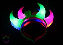 Childrens luminous small toy bracelet ring Peacock finger flashing light night market push Horn Hoop hoop source stall wholesale