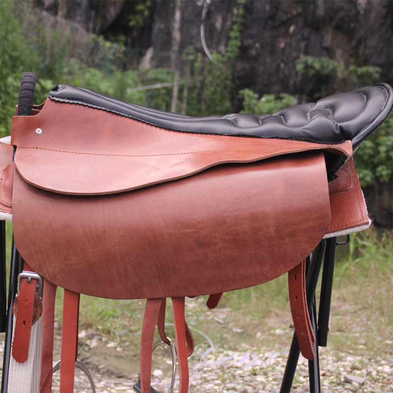 Biathlon Saddle Scaly Bull Leather Saddle Tourists Saddle Safety Armrest Integrated Saddle Equestrian Items Horse Cage Head Horse rope-Taobao