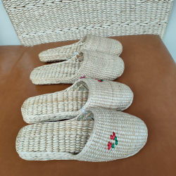 Purely handmade straw woven straw for men and women at home, slippers, home shoes, comfortable and foot-pleasing, fashionable straw sandals for all seasons