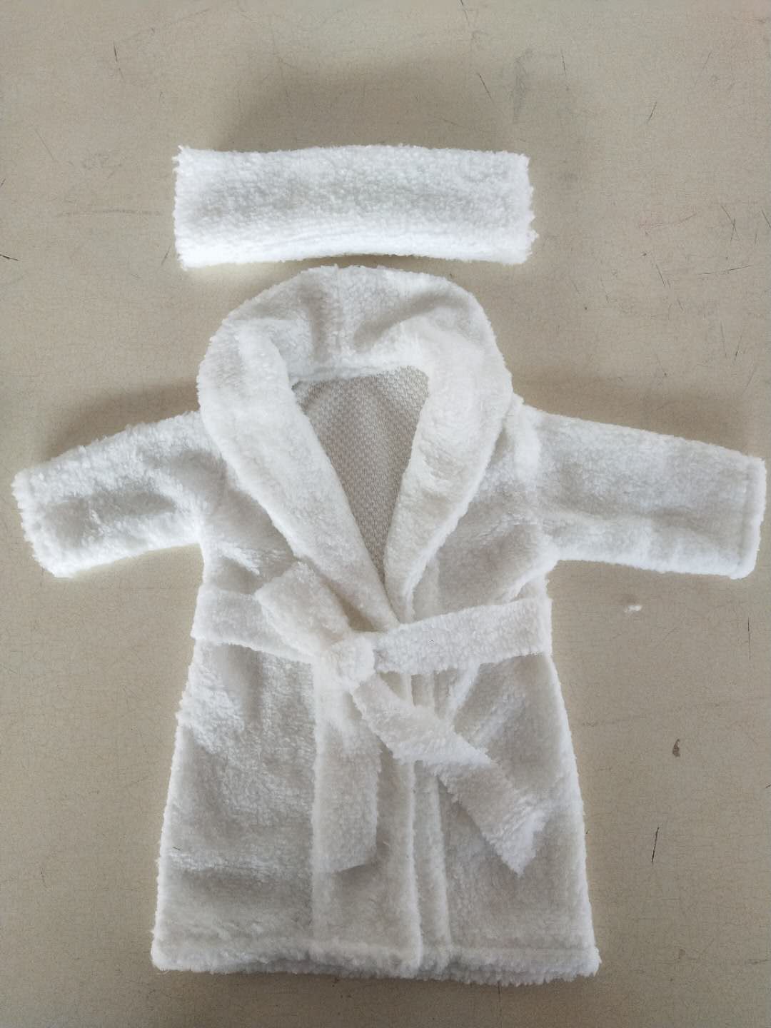 新生儿摄影道具满月服装宝宝拍照服装百天白色浴袍100天婴儿沙发