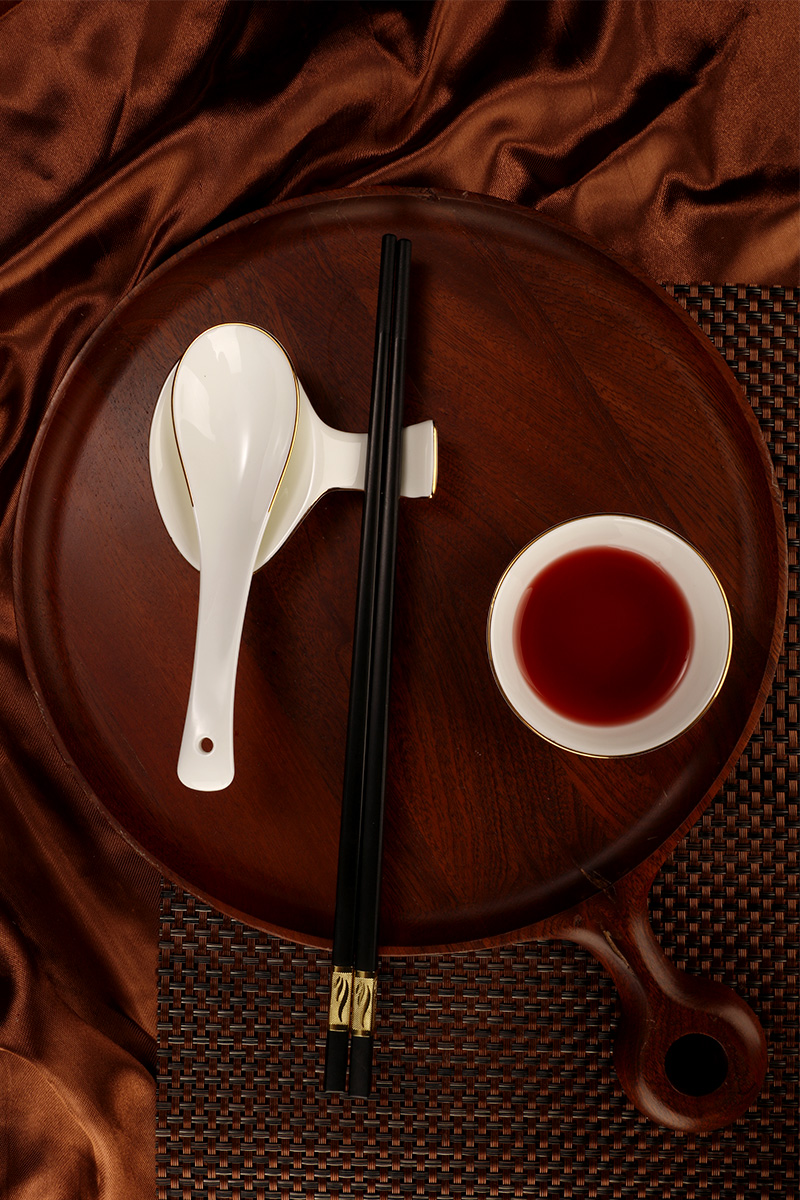 Ceramic chopsticks rest hotel home creative high - end chopsticks holder frame pure white ipads China up phnom penh small spoon, and Chinese style