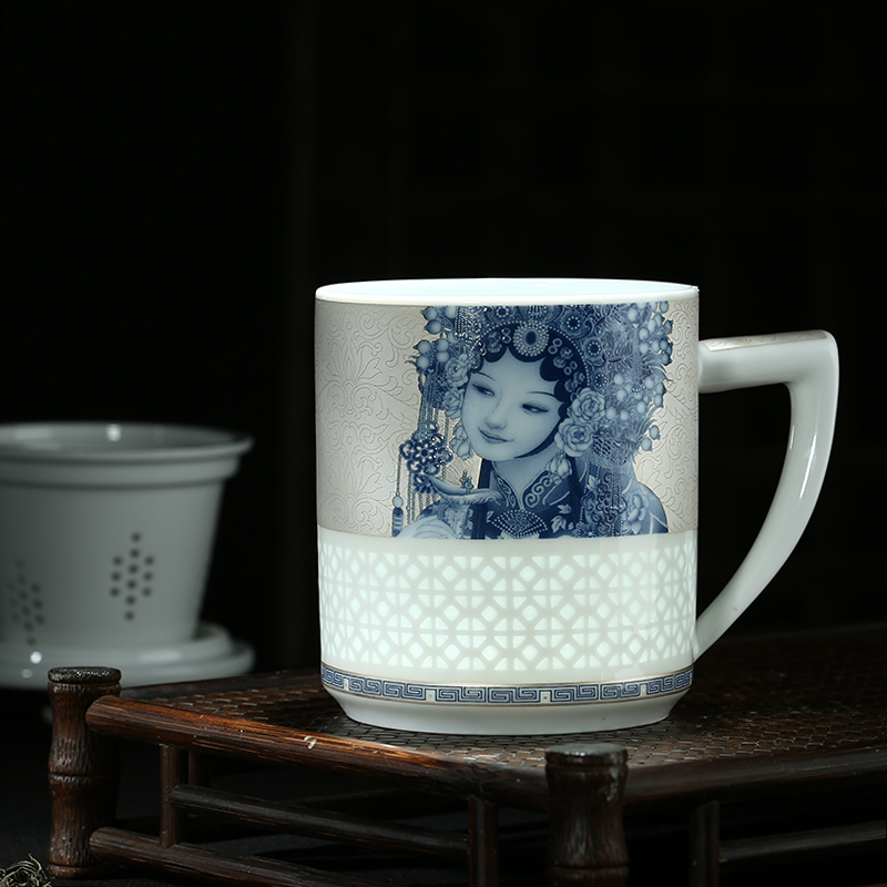 Jingdezhen and exquisite ceramic filter with cover the tea cups separate office glass tea cup gift porcelain cups