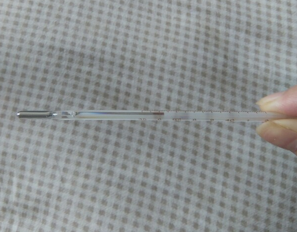 婆婆说水银计看不清,你家用什么帮宝宝量体温?
