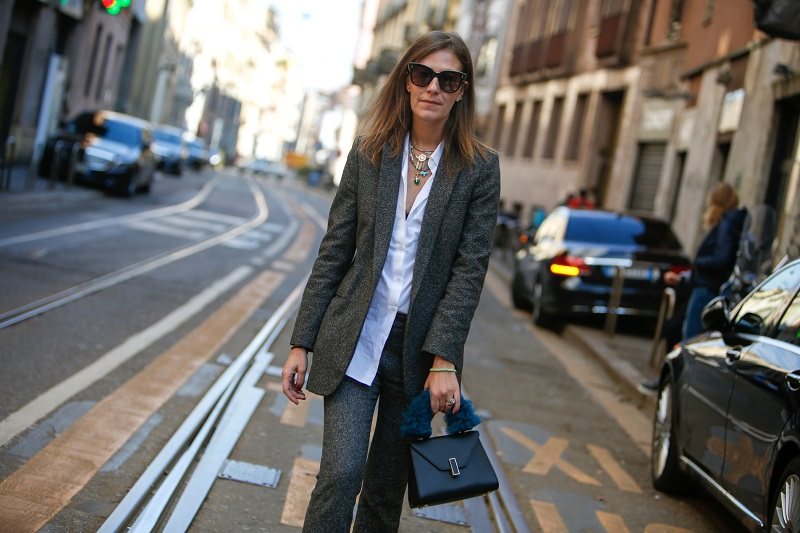 作为 valextra 最经典畅销的手袋,低调冷静与时髦腔调兼具的 iside