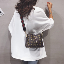 Singapore Light Extravagant Brands Womens Bags Official 2021 New Single Shoulder Slanted Satchel Big Capacity Broadband Women Package Bag