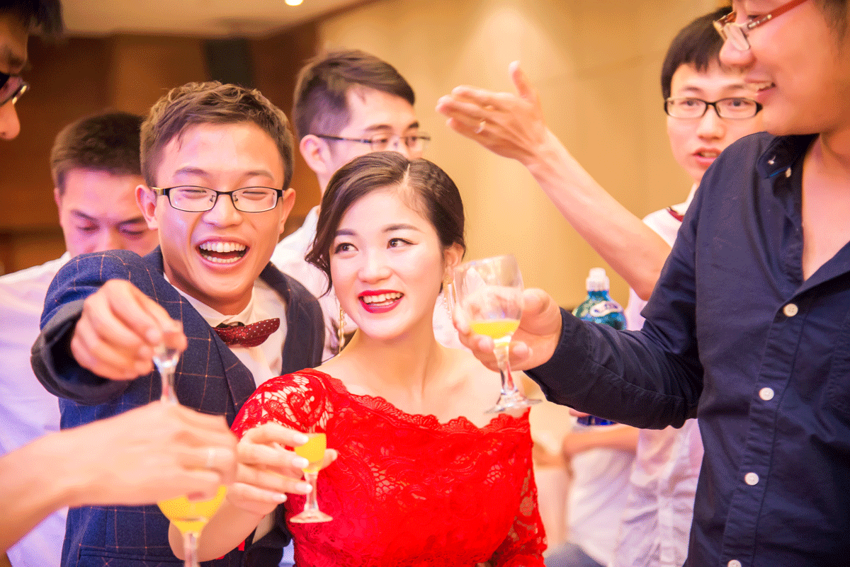 结婚季,准新娘的敬酒服选对了吗