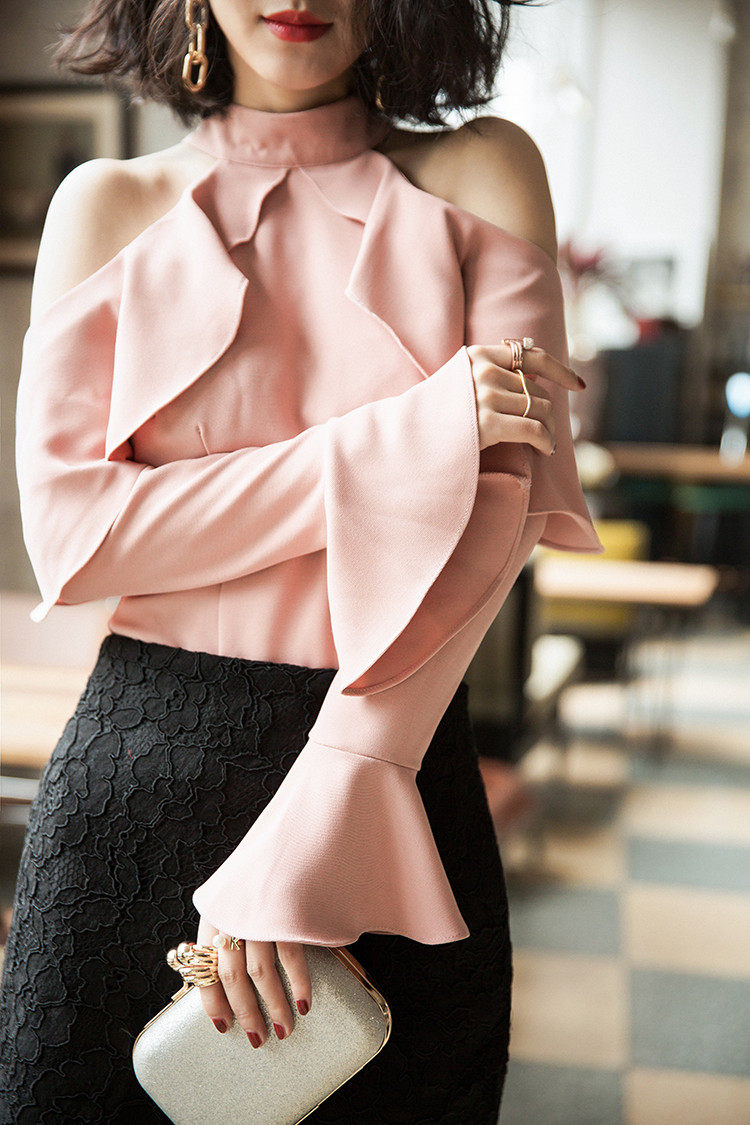 2018燃爆朋友圈 小性感露肩荷叶袖t恤打底衫女长袖喇叭袖1142