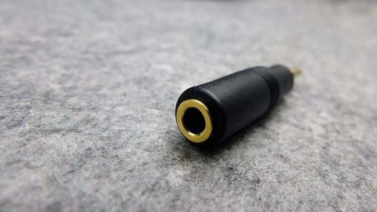 5mm立体声插头耳机用在2.5mm平衡接口上使用  没任何问题