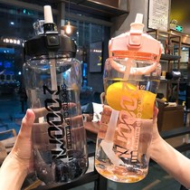 Large capacity trendy plastic water Cup for men and women 2l oversized sports outdoor kettle space Cup with graduated suction tube Cup
