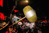 Bar violence hammer guitar cake party birthday stage interactive atmosphere props GOGO tour large dance beauty