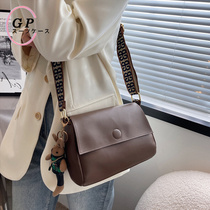 Japan GP popular autumn and winter explosion style retro bag women 22 new trendy high-end niche design shoulder Messenger bag