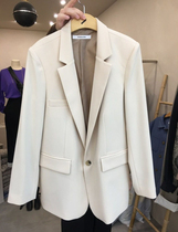 Suit jacket female design sense niche 2021 new autumn Korean version loose high-end casual suit White