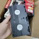 중고 오래된 비디오 테이프에 사용 된 중고 VHS 테이프는 장식 소품으로 판매되었습니다. 중고 오래된 비디오 테이프에 사용 된 중고 VHS 테이프는 장식 소품으로 판매되었습니다.
