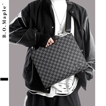 BOMaple Plaid Boomer Hand Grab Bag Mens Han Edition Handbag Business Letter Enveloping Fashion Diagonal Satchel Shoulder Bag