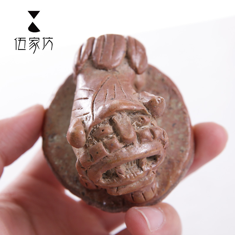 The Wu family fang ceramic tea pet firewood to play the lion creative furnishing articles by hand act the role ofing is tasted the tea taking with zero props