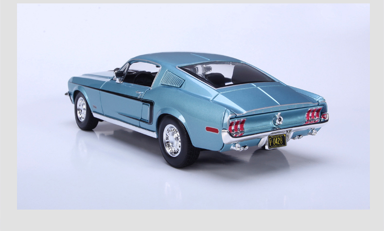 Ford Mustang 1967 капот