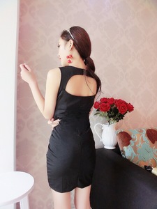 Sexy sweet sleeveless slim open back deep V low chest nightclub dress