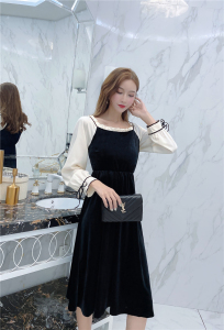 No. 9674 French retro little black dress new medium length waist closing bubble sleeve square neck velvet dress