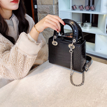 Hong Kong generation 2021 new fashion sense crocodile pattern leather bag shoulder slung chain mini portable Dai Fei bag