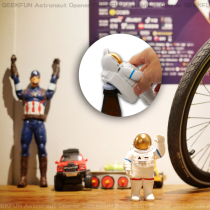 Creative astronaut Beer bottle screwdriver Personality astronaut bottle cap Beer bottle opener Desktop small decoration wine opener