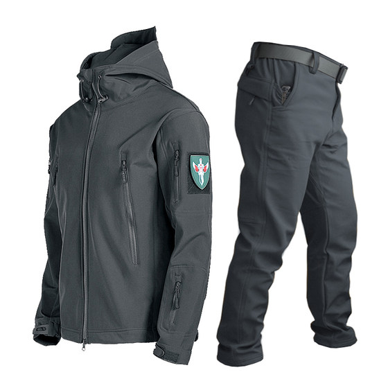 Shark leather soft shell jacket suit men's three-in-one tactical windproof jacket plus velvet thickened autumn and winter mountaineering suit
Shark leather soft shell jacket suit men's three-in-one tactical windproof jacket plus velvet thickened autumn and winter mountaineering suit