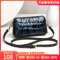 Real-skin small handbag female handbag holding a new temperament fashion 2023 middle-aged mother wrapped a shoulder slanting shoulder shell