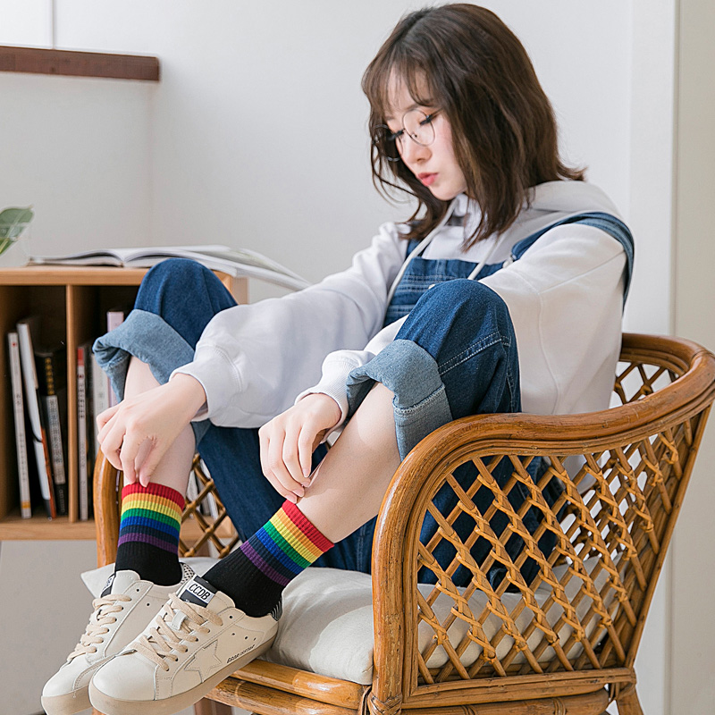 原来运动鞋配袜子这么好看