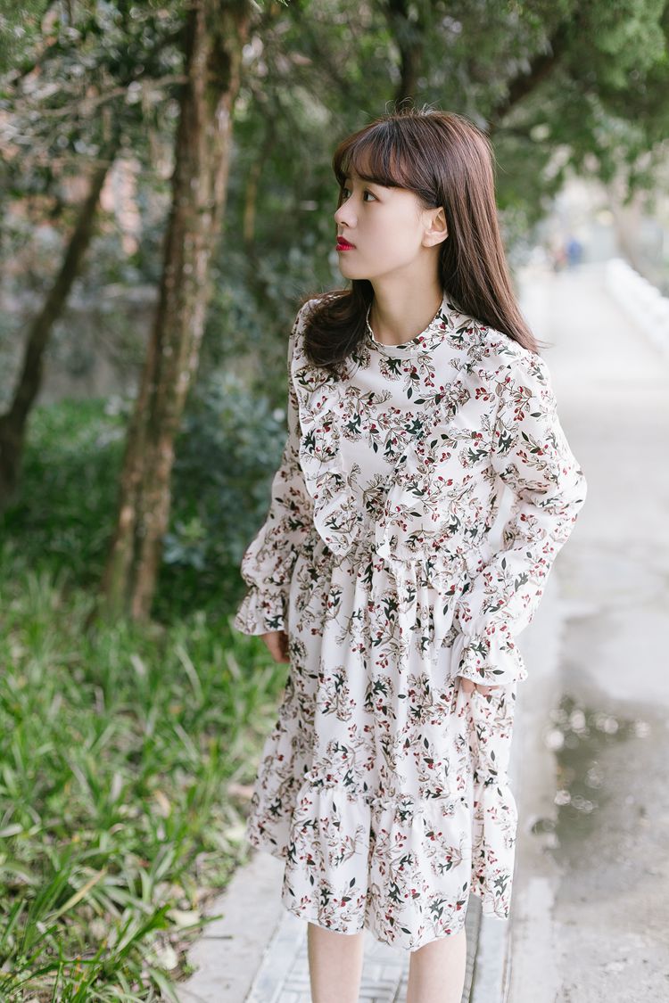 春季小清新v领复古碎花雪纺连衣裙女中长款a字长袖荷叶边裙子